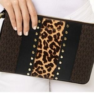 Michael kors jet set Large zip clutch